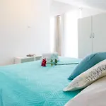 Apartments Sandra Solitudo III
