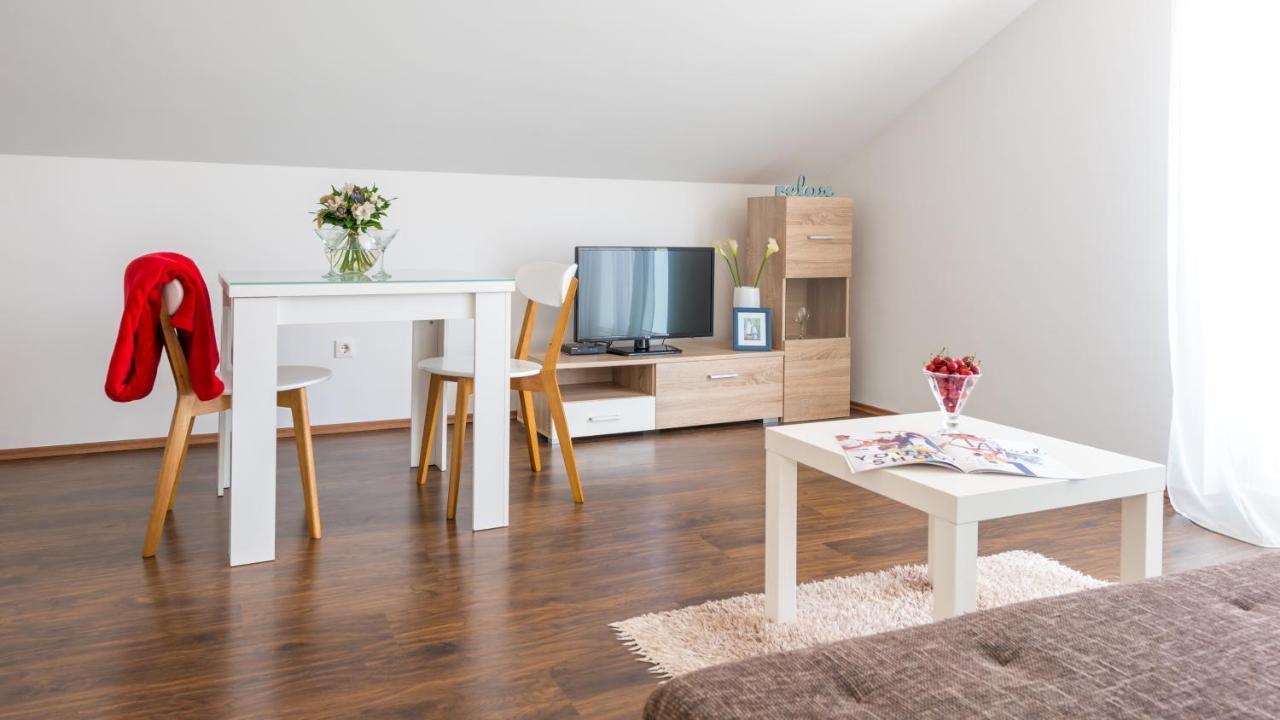Apartment Sandra Solitudo Iii *