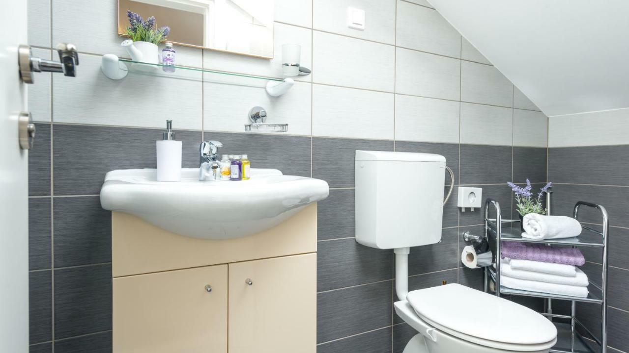 Sandra Solitudo Iii Apartment