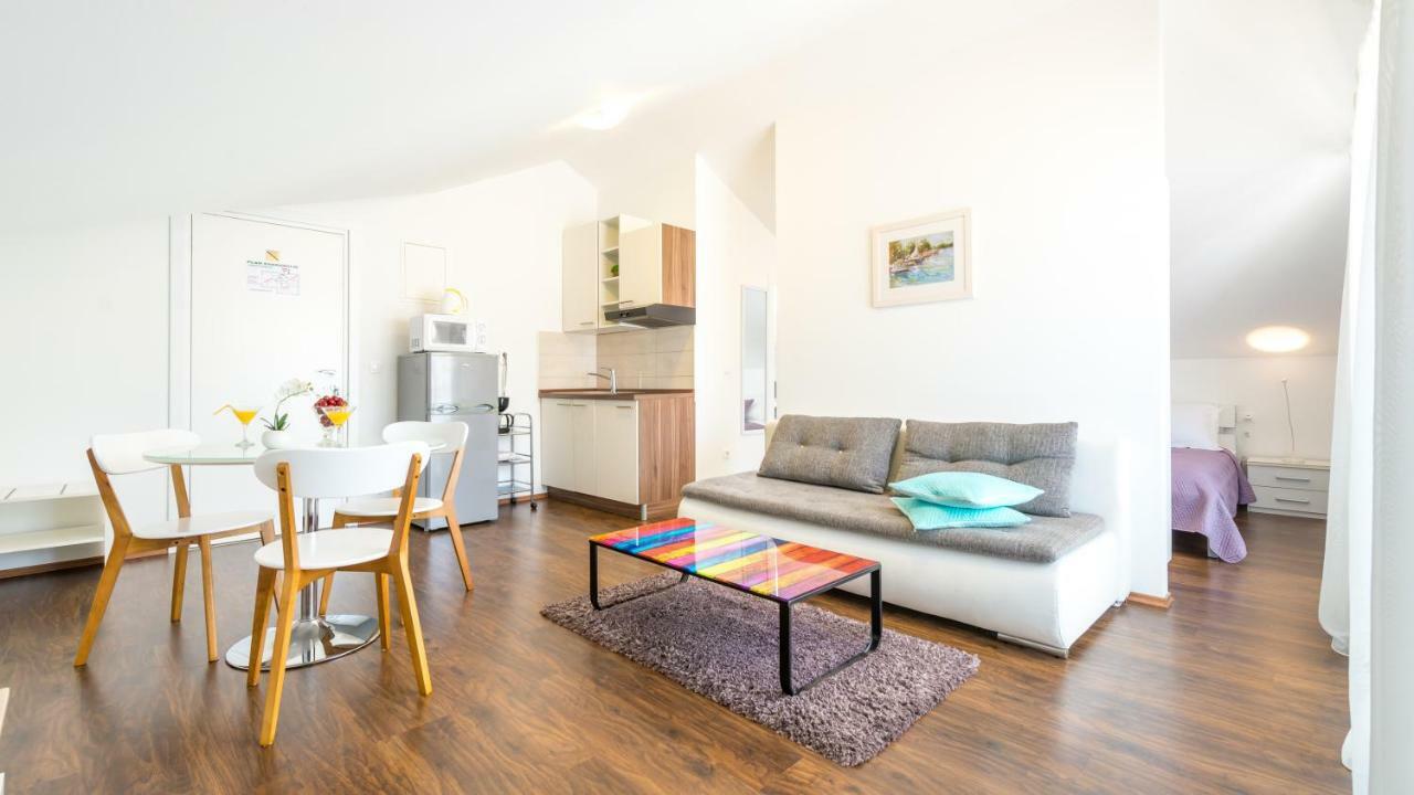 Apartment Sandra Solitudo Iii *